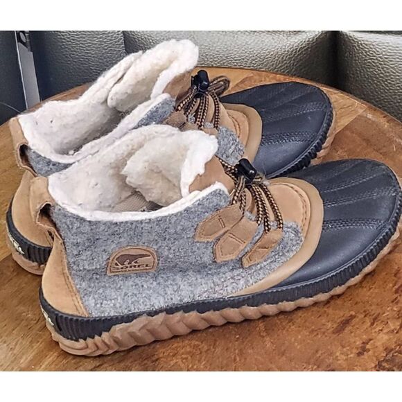 Sorel out n about boots - Picture 4 of 10